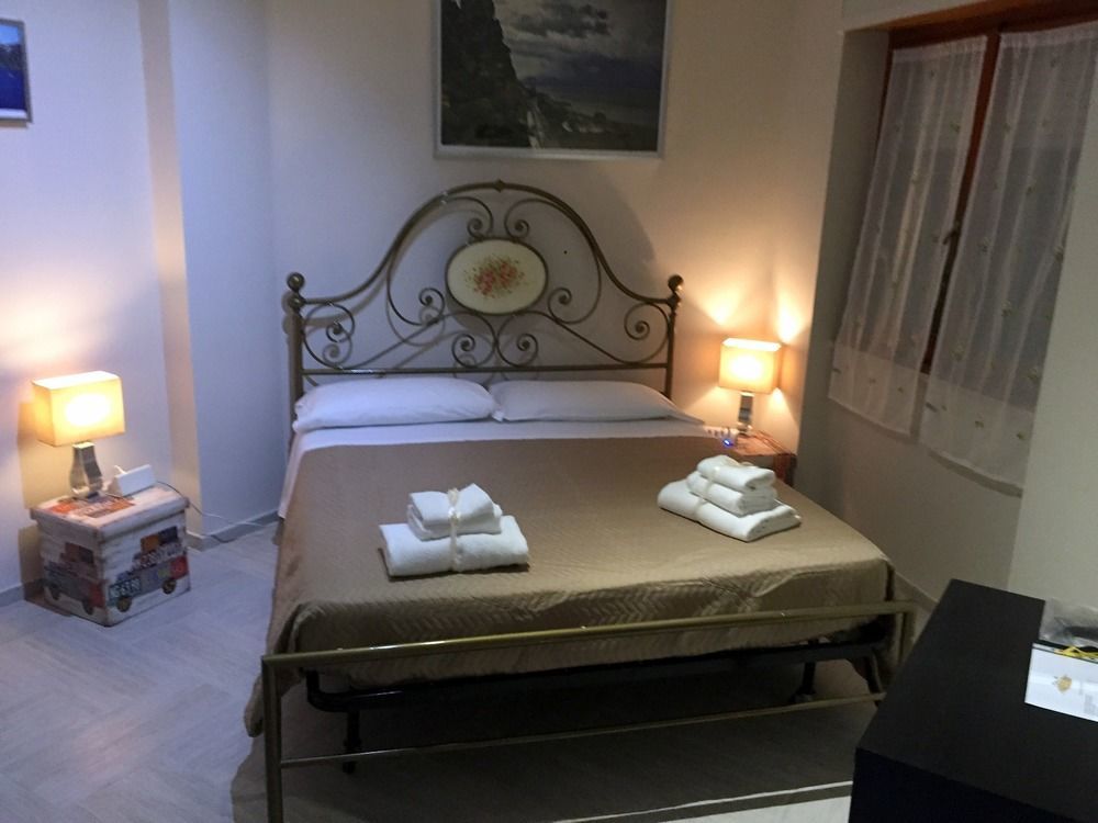 Bed and Breakfast Il Giardino Di Adriana Террачина Экстерьер фото